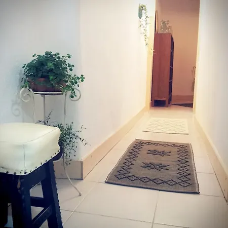 Granny's House At Mouraria