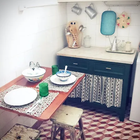 Apartman Granny's House At Mouraria